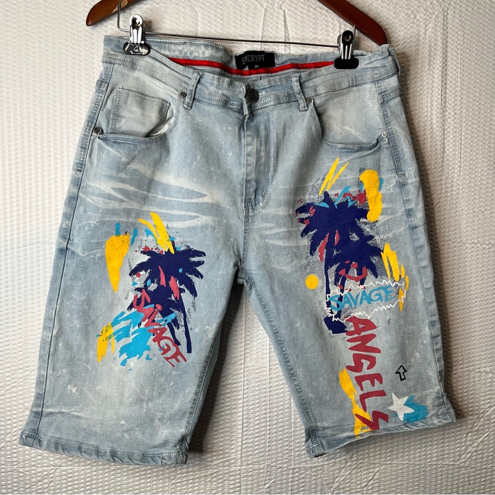 NEW Encrypted Grafitti Paint Splatter Denim Shorts Size 36